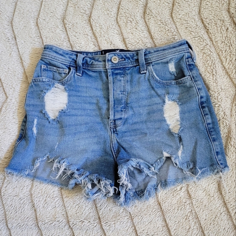 Hollister Ultr High-Rise Mom Short 3"